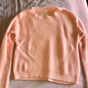 light pink crew neck sweater 💖